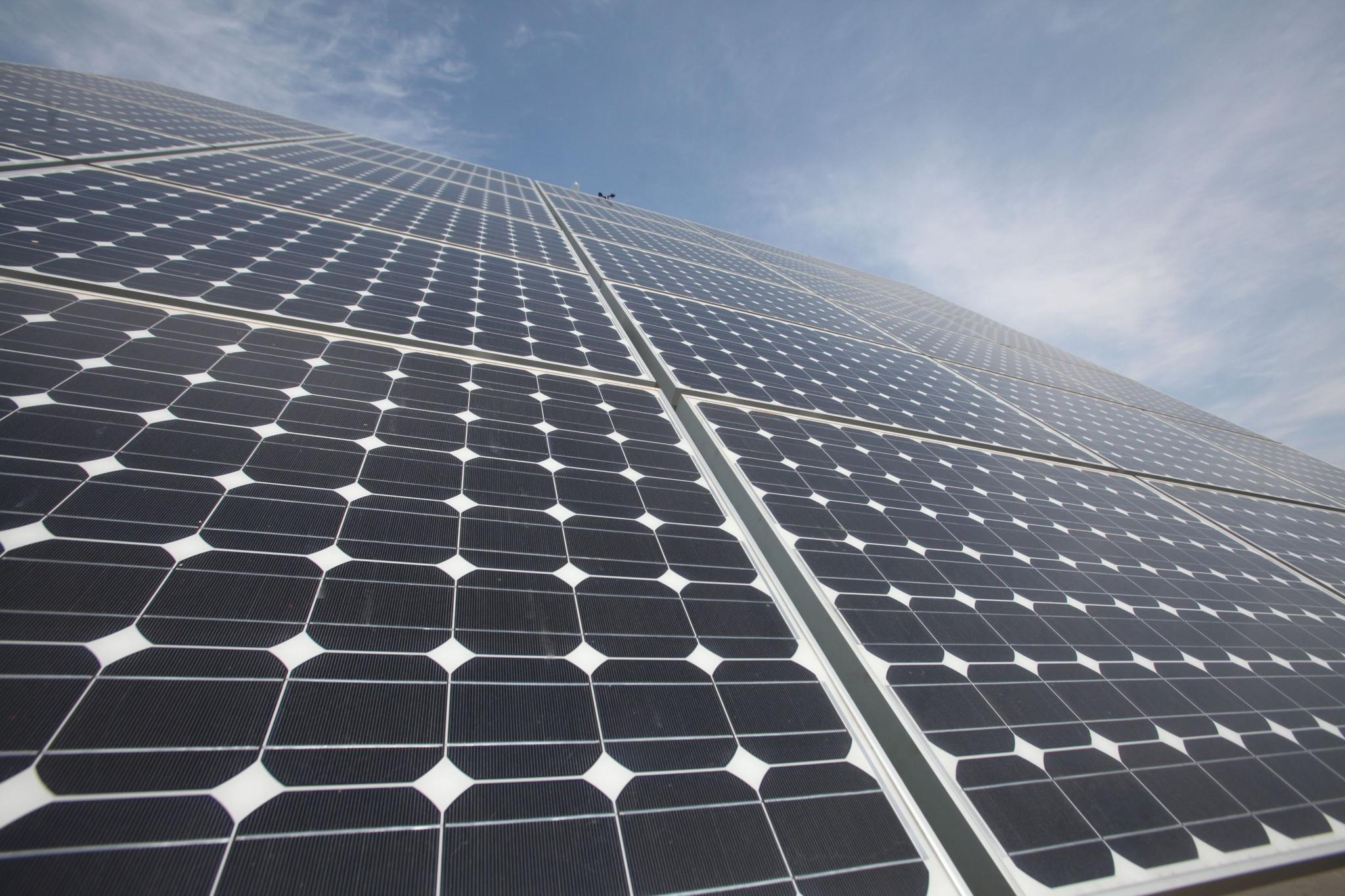 光伏新政為行業降溫 新增裝機或減半，光伏股集體下挫